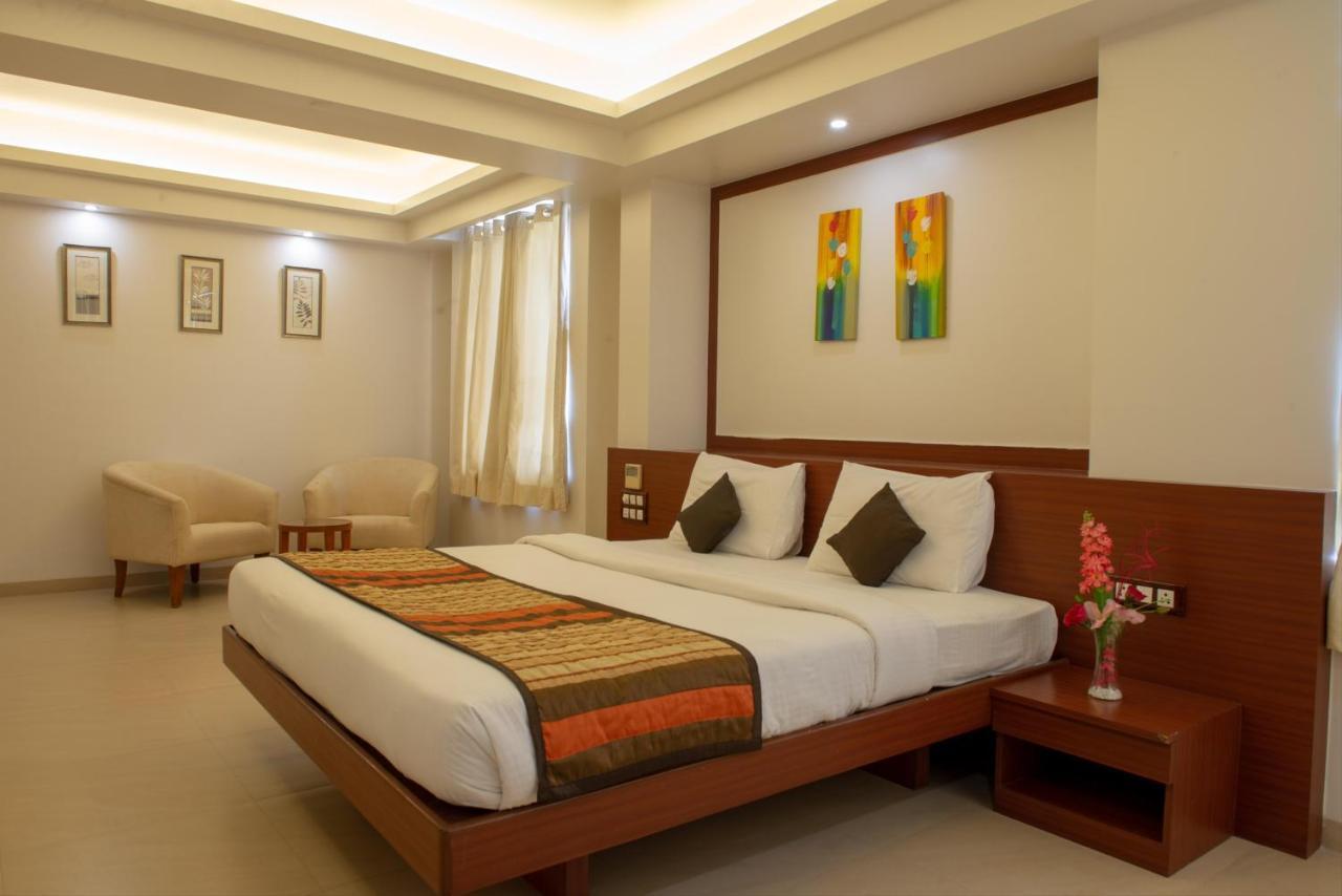 Hotel Mint Montvert, Baner プネ エクステリア 写真