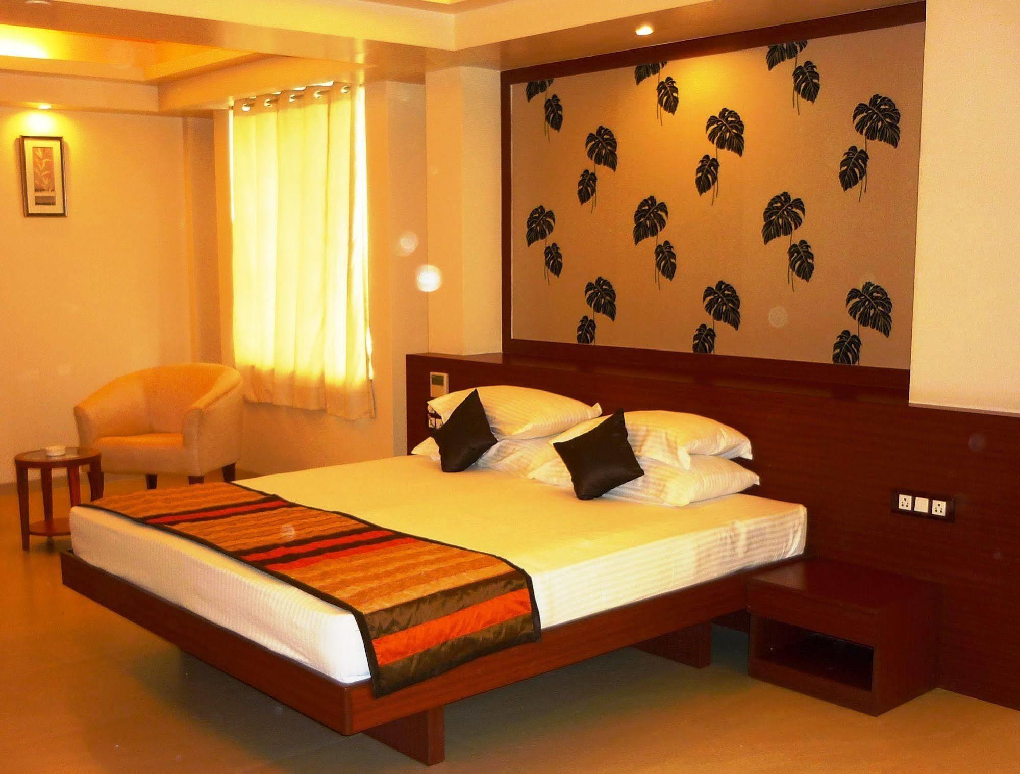 Hotel Mint Montvert, Baner プネ エクステリア 写真