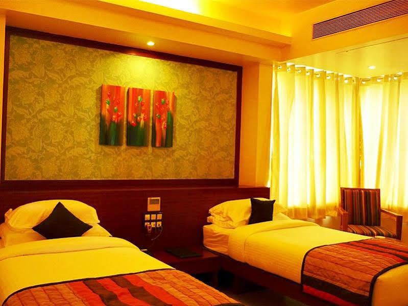 Hotel Mint Montvert, Baner プネ エクステリア 写真