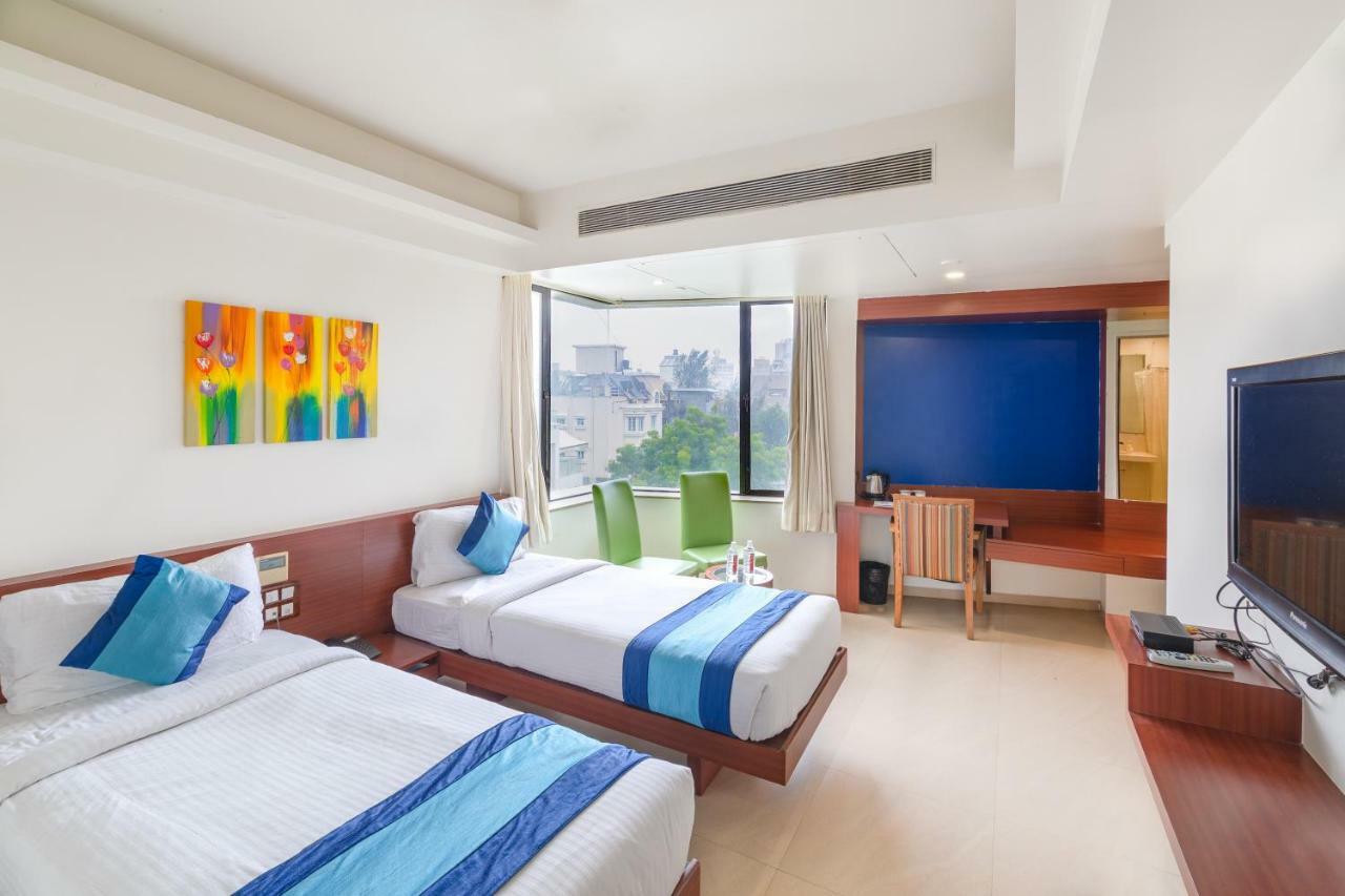 Hotel Mint Montvert, Baner プネ エクステリア 写真