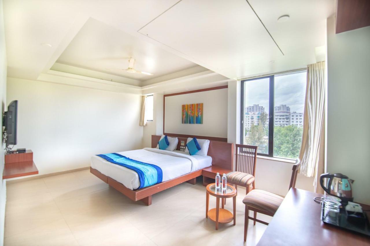 Hotel Mint Montvert, Baner プネ エクステリア 写真