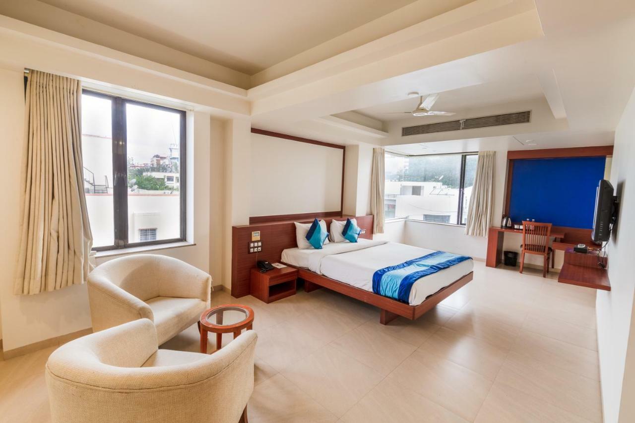 Hotel Mint Montvert, Baner プネ エクステリア 写真
