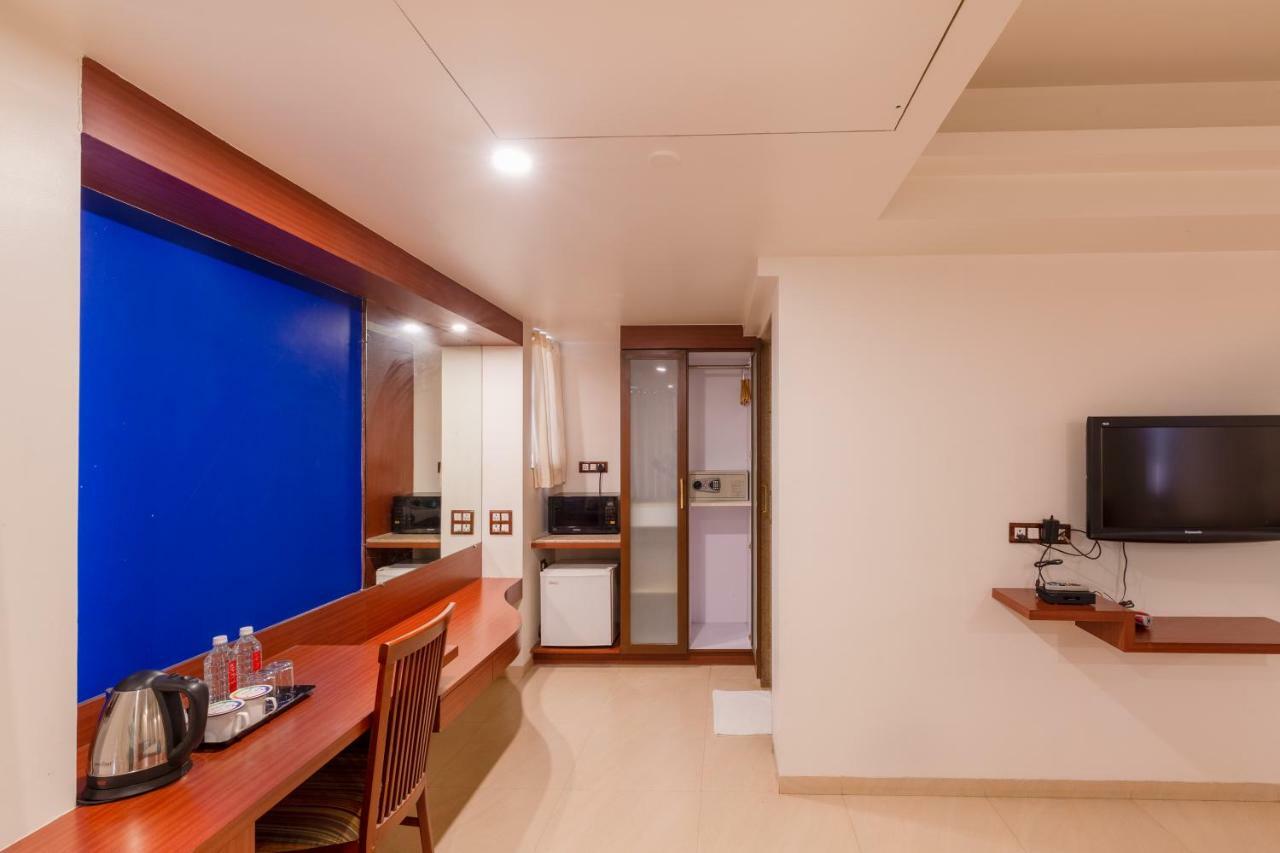 Hotel Mint Montvert, Baner プネ エクステリア 写真