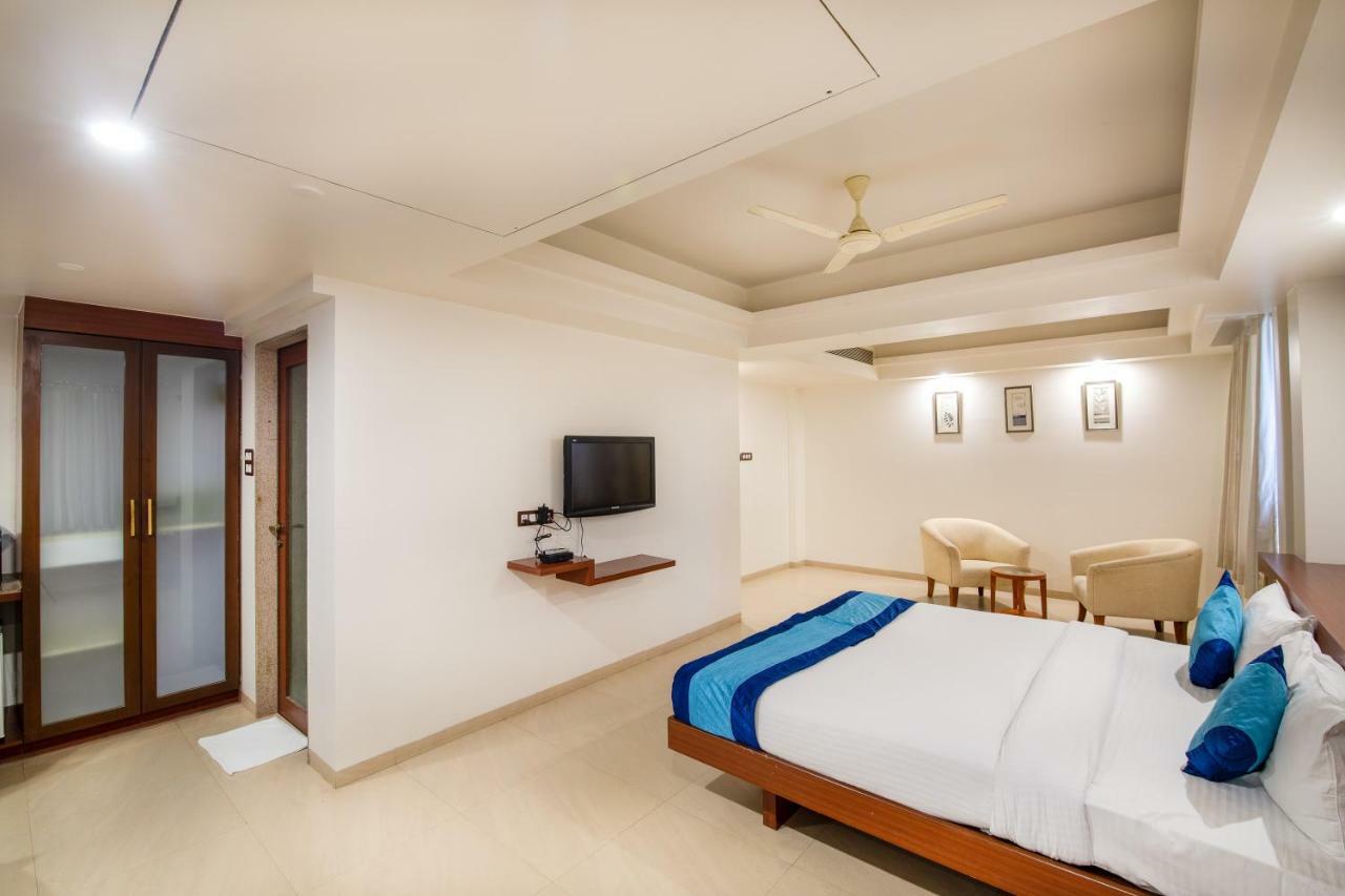 Hotel Mint Montvert, Baner プネ エクステリア 写真