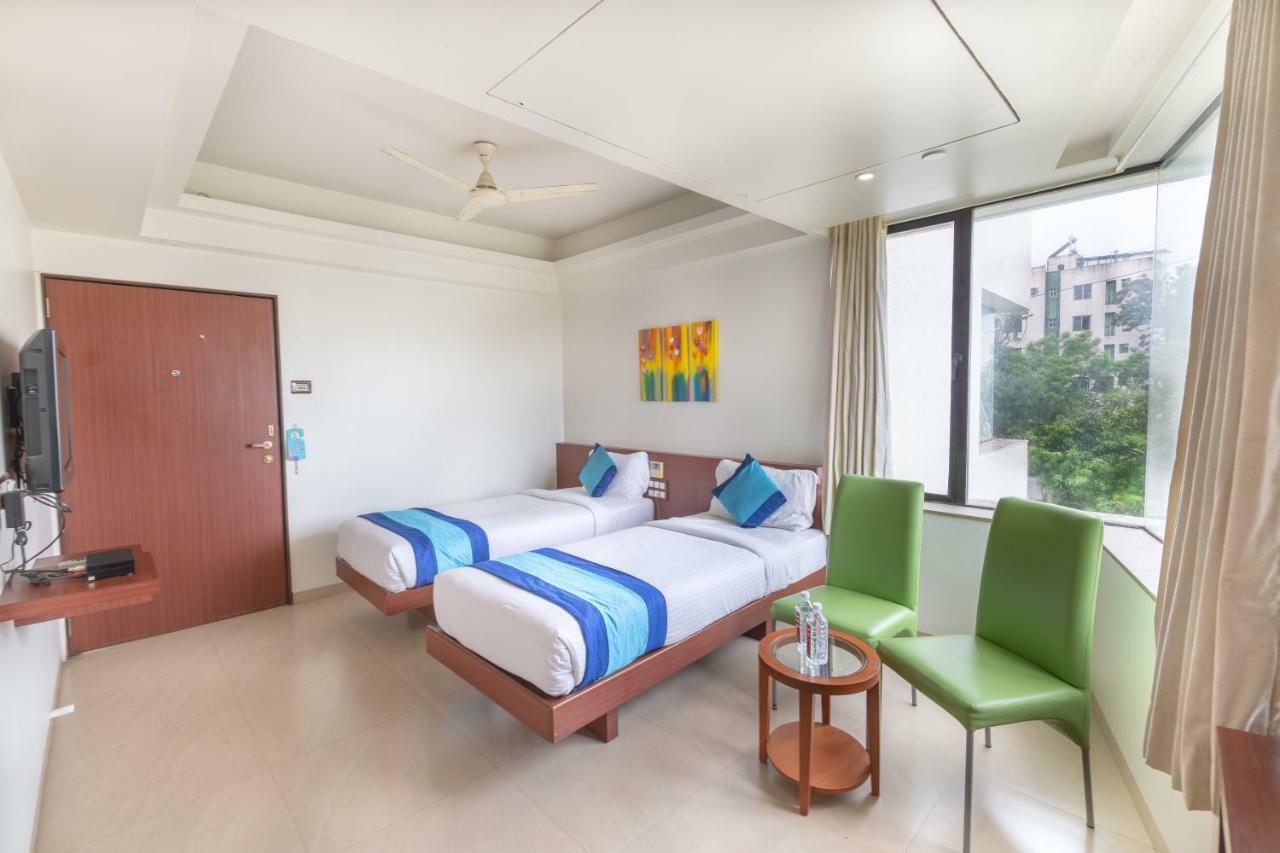 Hotel Mint Montvert, Baner プネ エクステリア 写真