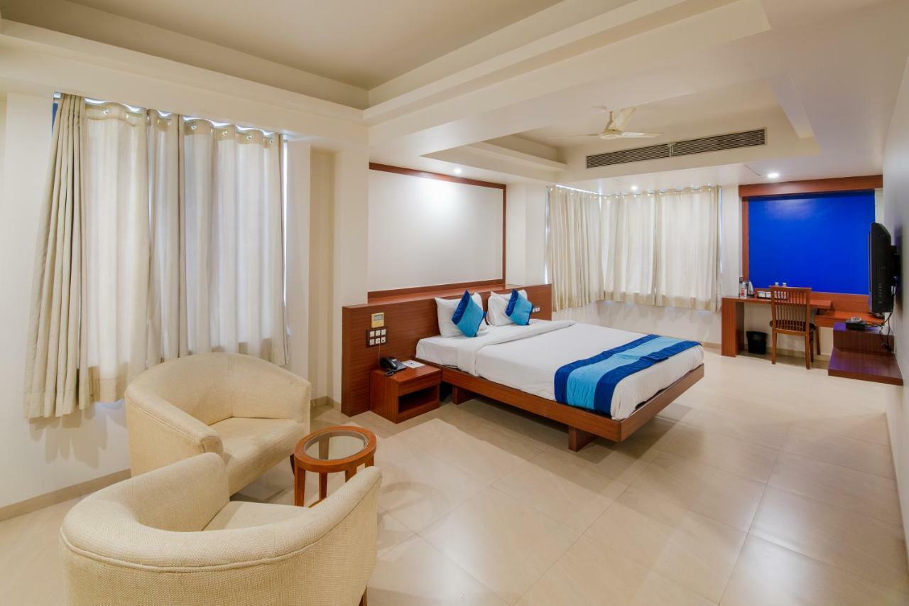 Hotel Mint Montvert, Baner プネ エクステリア 写真