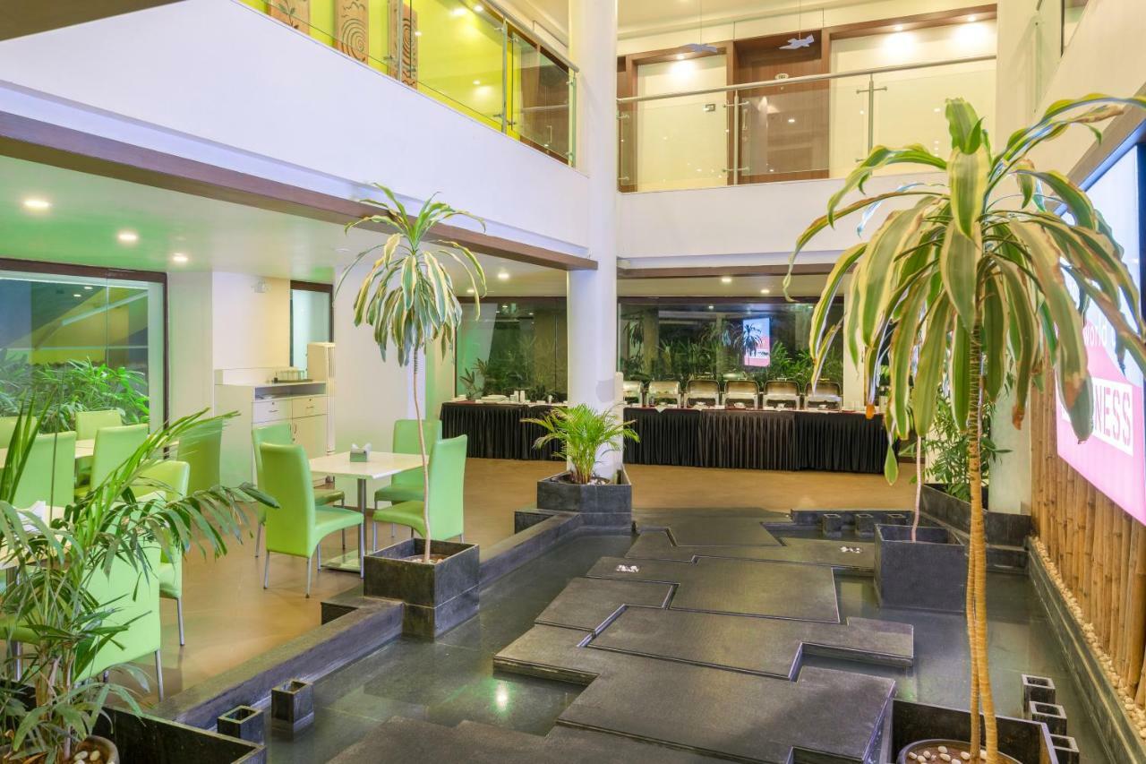 Hotel Mint Montvert, Baner プネ エクステリア 写真