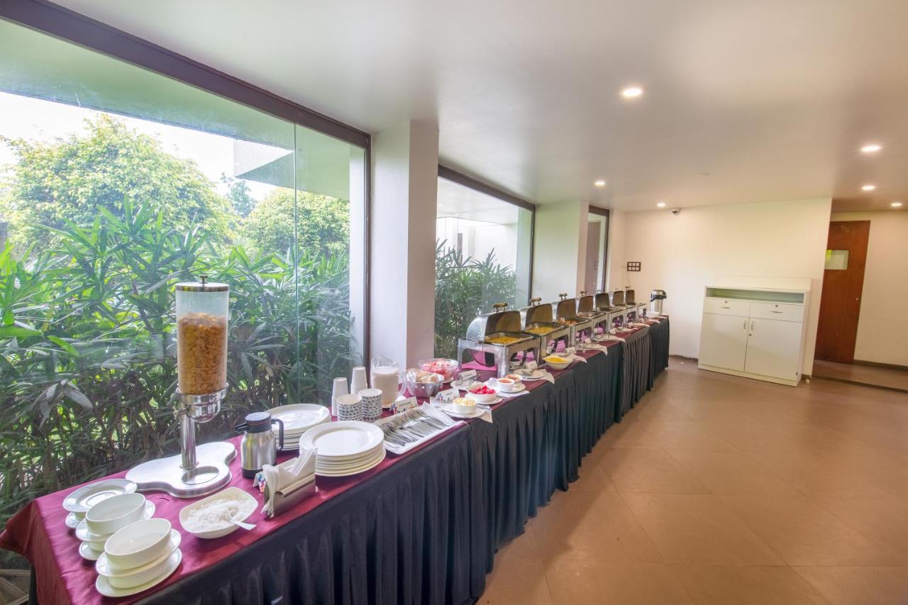 Hotel Mint Montvert, Baner プネ エクステリア 写真